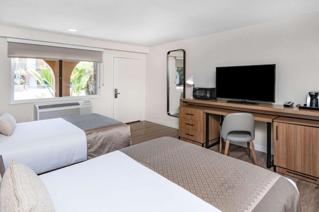 Wyndham Garden Сан-Диего Экстерьер фото